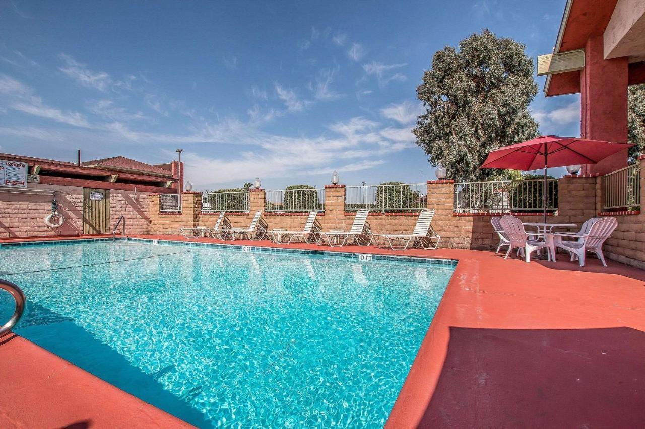 Econo Lodge Anaheim North Экстерьер фото